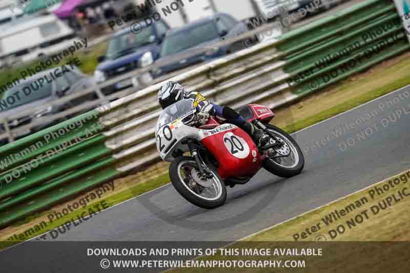 Vintage motorcycle club;eventdigitalimages;mallory park;mallory park trackday photographs;no limits trackdays;peter wileman photography;trackday digital images;trackday photos;vmcc festival 1000 bikes photographs